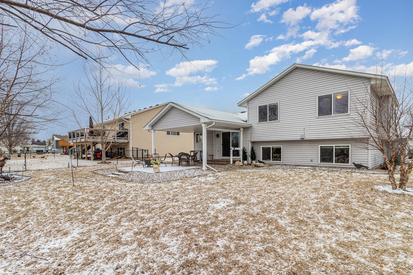 712 Frontier Drive , Belle Plaine, MN 56011