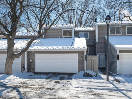 9104 Neill Lake Road, Eden Prairie, MN 55347