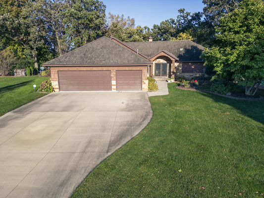 1516 Bay Oaks Drive, Albert Lea, MN 56007