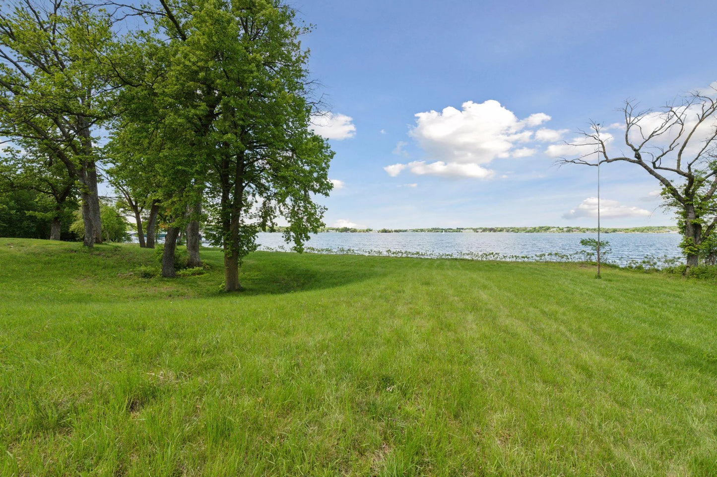 535 Bushaway Road, Wayzata, MN 55391