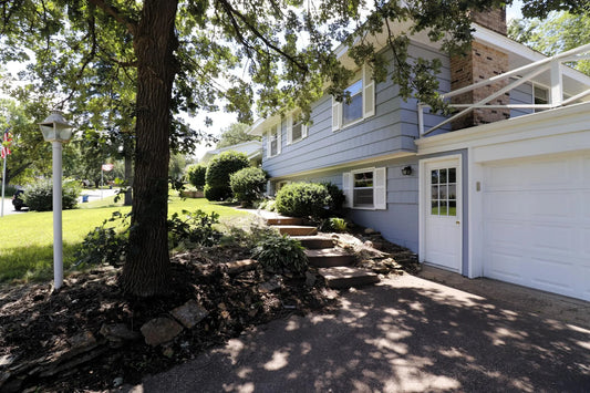 5043 Overlook Circle, Bloomington, MN 55437
