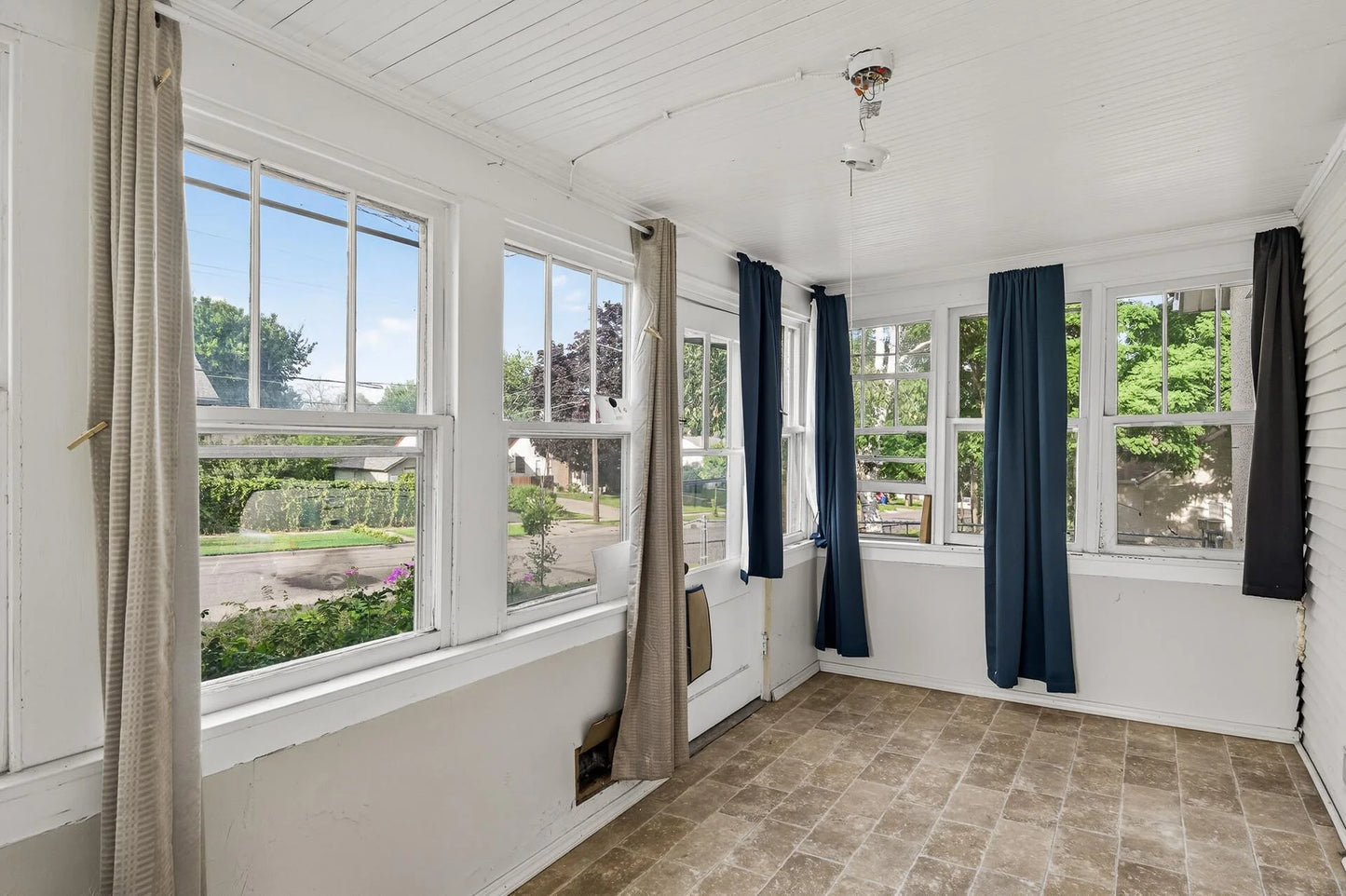 48 Jessamine Avenue, Saint Paul, MN 55117