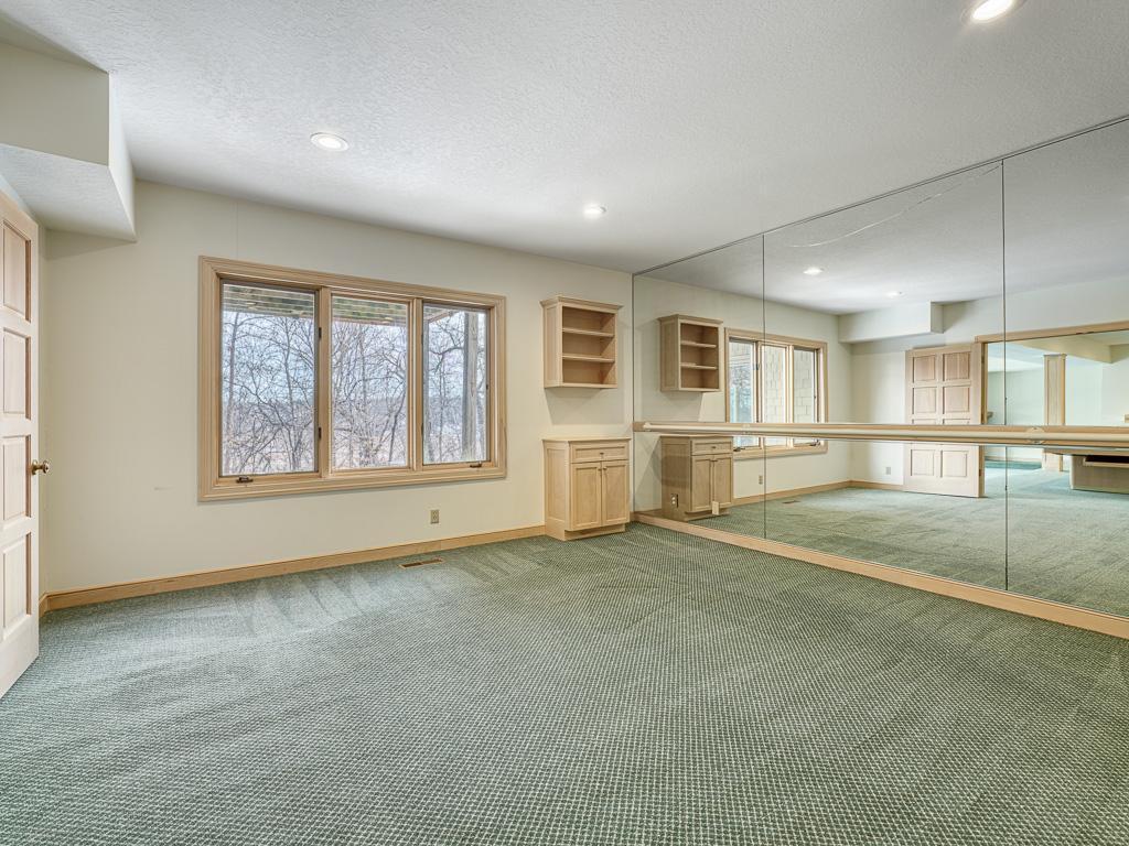 2385 Cherrywood Road, Minnetonka, MN 55305