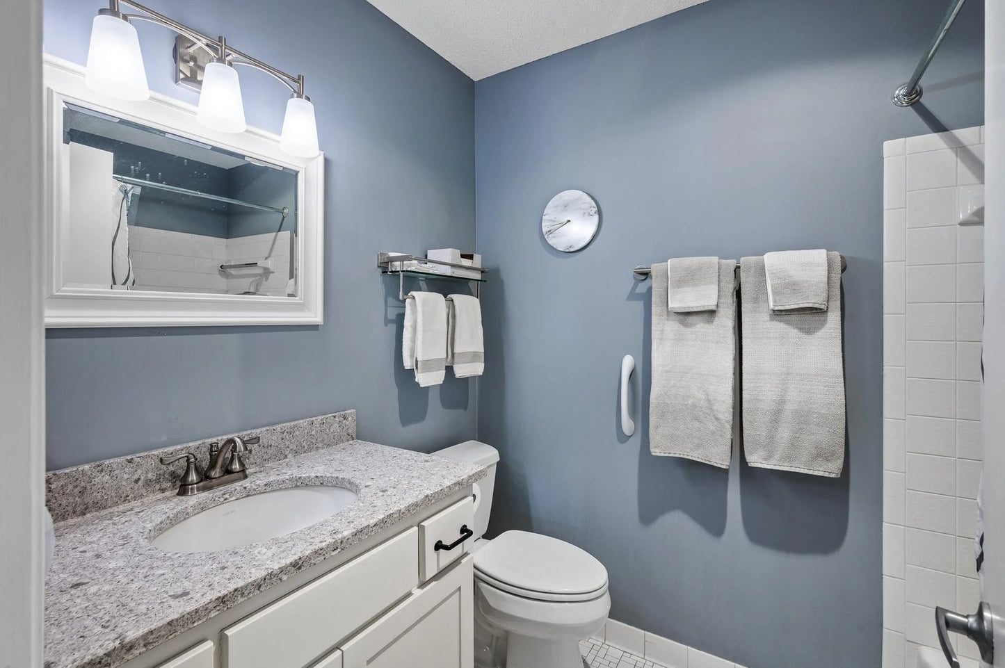6075 Lincoln Drive, Edina, MN 55436